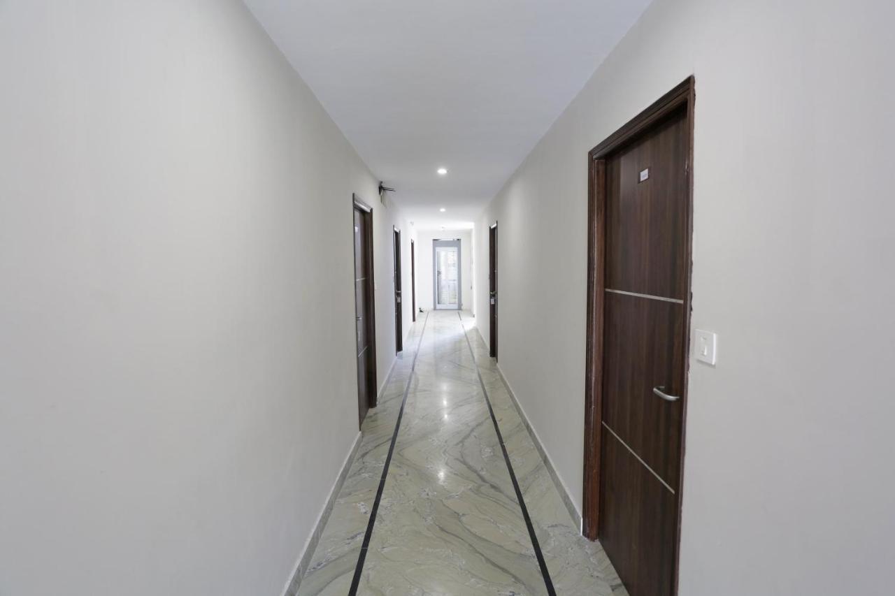Capital O 37423 Golden Leaf Hotel Dehradun Exterior photo